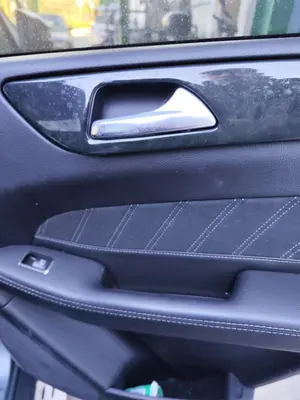 Foto de MANETA INTERIOR TRASERA DERECHA MERCEDES-BENZ CLASE GLE (BM 292) COUPE 3.0 CAT (390 CV / 287 KW)