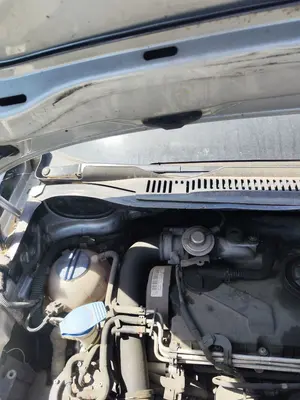 Foto de BRAZO LIMPIA DELANTERO DERECHO VOLKSWAGEN TOURAN (1T1) 1.9 TDI (105 CV / 77 KW)