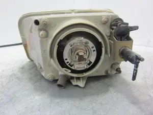 Foto de FARO DERECHO RENAULT RAPID /EXPRESS (F40) 1.9 Diesel (64 CV / 47 KW) referencia 7701035231 foto 5