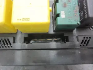 Foto de CAJA RELES / FUSIBLES MERCEDES-BENZ CLK (BM 208) CABRIO 3.2 V6 18V CAT (218 CV / 160 KW) referencia 208545132 foto 9