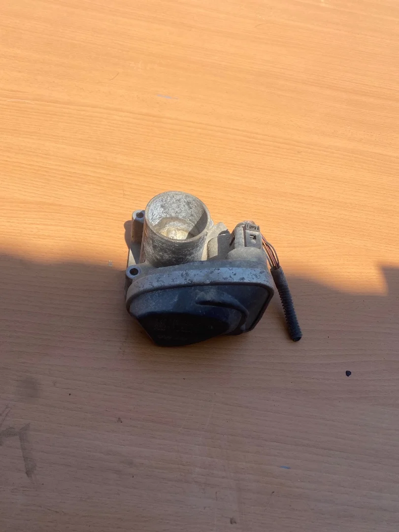 Foto de CAJA MARIPOSA VOLKSWAGEN POLO III CLASSIC (6V2) referencia 036133062N