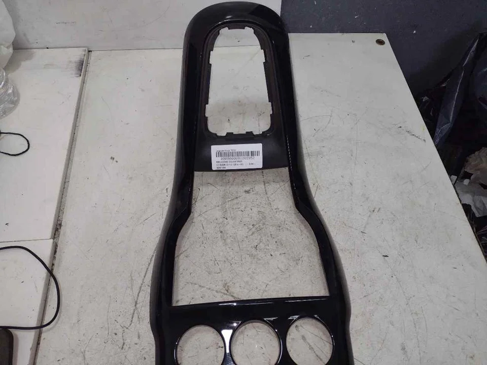 Foto de MOLDURAS DELANTERAS CITROEN C3 referencia 96841605