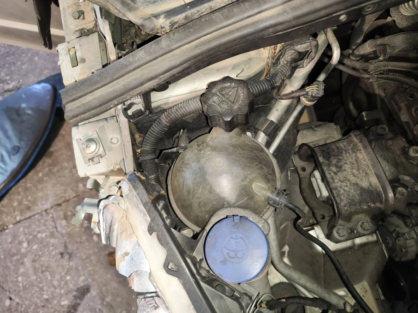 Foto de DEPOSITO EXPANSION PEUGEOT 308 SW 1.6 HDi FAP CAT (9HZ / DV6TED4) (109 CV / 80 KW) referencia 1323AH
