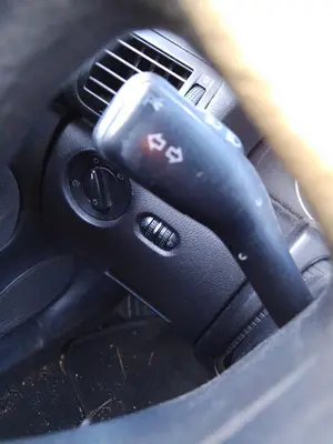 Foto de MANDO INTERMITENTES VOLKSWAGEN PASSAT BERLINA (3B3) 1.9 TDI (131 CV / 96 KW)