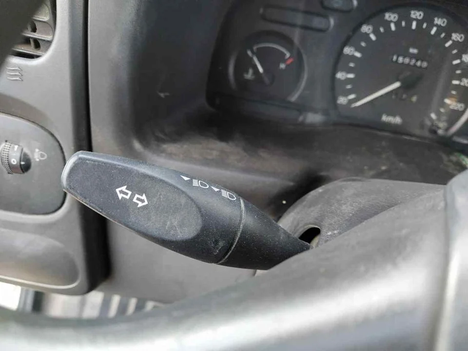 Foto de MANDO INTERMITENTES FORD TRANSIT COMBI (FY) 2.0 TD CAT (75 CV / 55 KW)