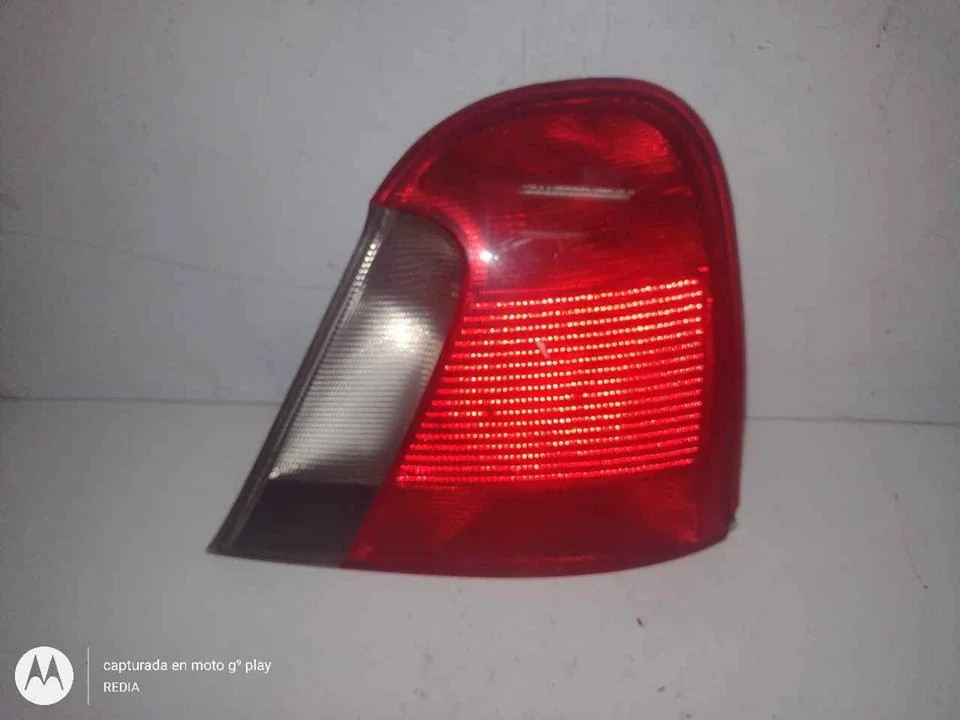 Foto de PILOTO TRASERO DERECHO MG ROVER ROVER 75 (RJ) 2.0 16V CDT (116 CV / 85 KW) referencia 263142