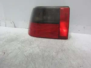 Foto de PILOTO TRASERO DERECHO INTERIOR SEAT IBIZA (6K1) 1.9 TDI (110 CV / 81 KW) referencia 96223900