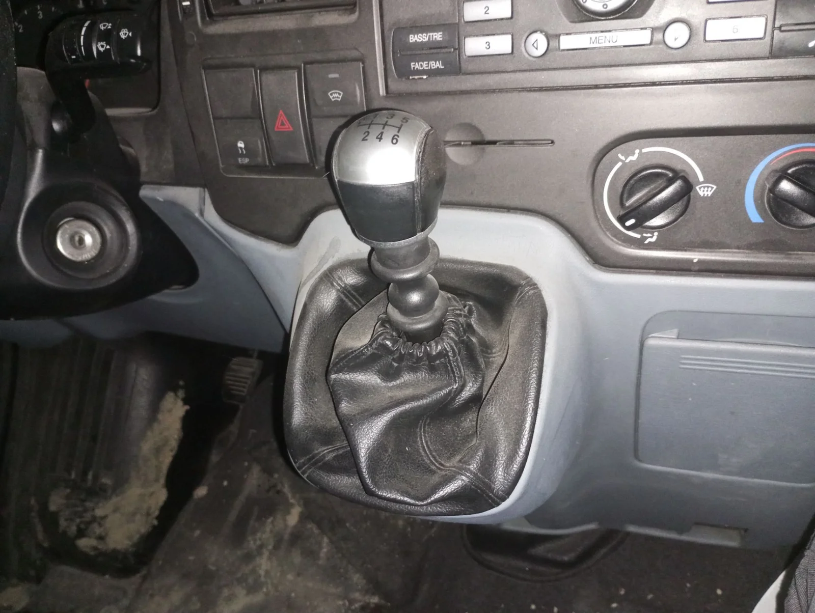 Foto de PALANCA CAMBIO FORD TRANSIT COMBI (TT9) 2.2 TDCi CAT (116 CV / 85 KW)