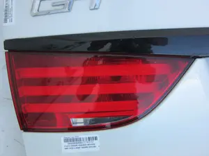 Foto de PILOTO TRASERO IZQUIERDO INTERIOR BMW SERIE 5 GRAN TURISMO (F07) 3.0 24V Turbo (306 CV / 225 KW) foto 3