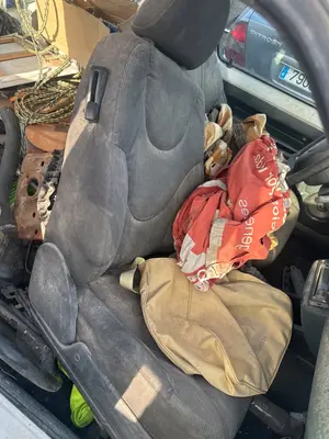 Foto de ASIENTO DELANTERO DERECHO RENAULT RAPID /EXPRESS (F40) 1.9 Diesel (64 CV / 47 KW)