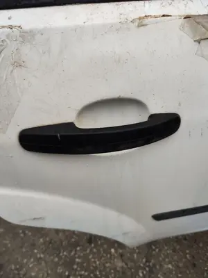 Foto de MANETA EXTERIOR TRASERA DERECHA FORD FOCUS BERLINA (CAP) 1.6 TDCi CAT (90 CV / 66 KW)