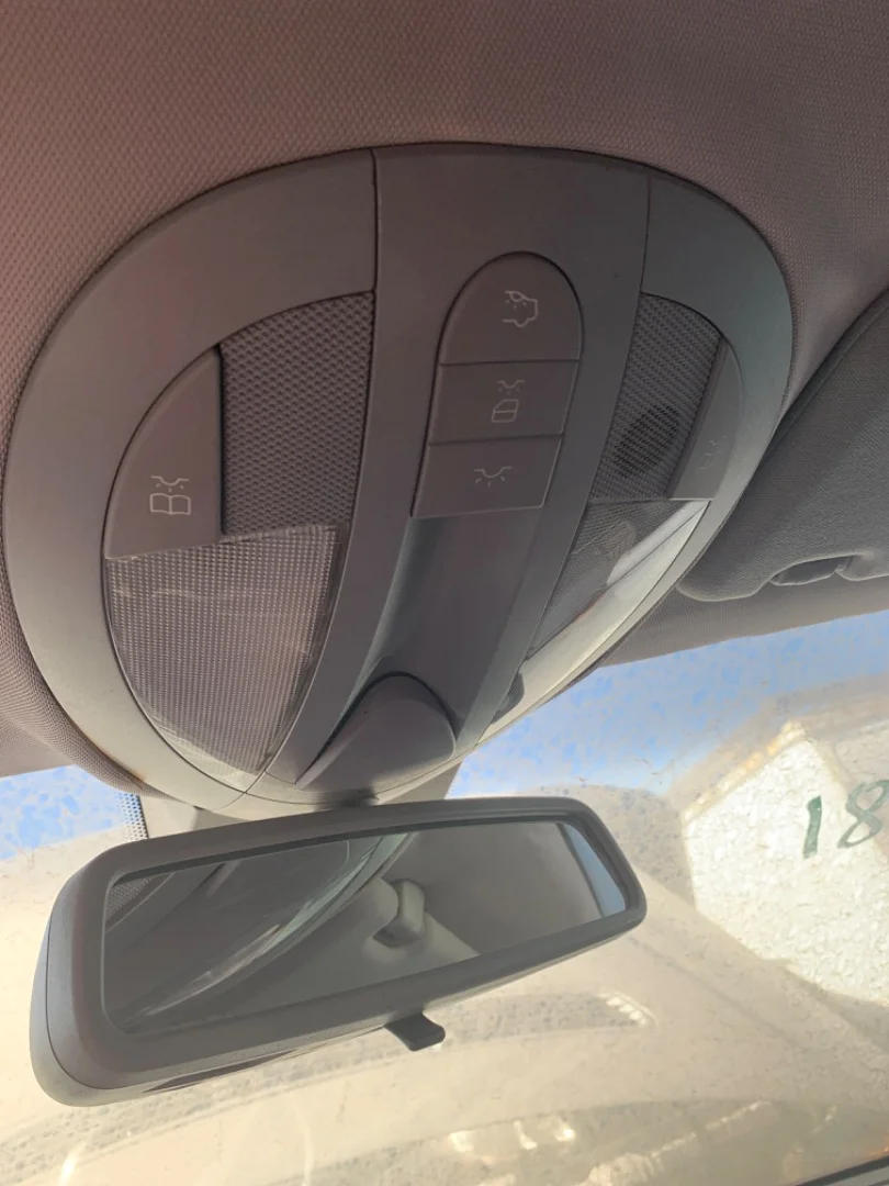 Foto de LUZ INTERIOR MERCEDES-BENZ CLASE E (BM 211) BERLINA 2.7 CDI CAT (177 CV / 130 KW) referencia A2118208801 8J12