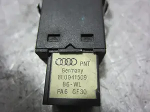 Foto de WARNING AUDI A4 AVANT (8E) referencia 8E0941509 foto 2