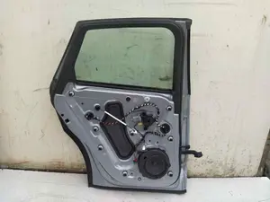 Foto de PUERTA TRASERA IZQUIERDA PORSCHE MACAN (95BA) referencia 95B33311A foto 5