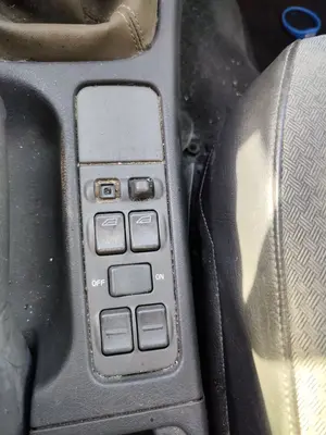 Foto de MANDO ELEVALUNAS DELANTERO DERECHO VOLVO S40 BERLINA 1.6 CAT (109 CV / 80 KW)