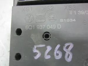 Foto de CAJA RELES / FUSIBLES SEAT IBIZA (6L1) 1.4 TDI CAT (BNM) (69 CV / 51 KW) referencia 6Q1937049D foto 5