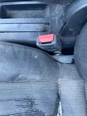 Foto de ENGANCHE CINTURON DELANTERO IZQUIERDO VOLKSWAGEN GOLF IV BERLINA (1J1)(10.1997) 1.9 TDI (110 CV / 81 KW)