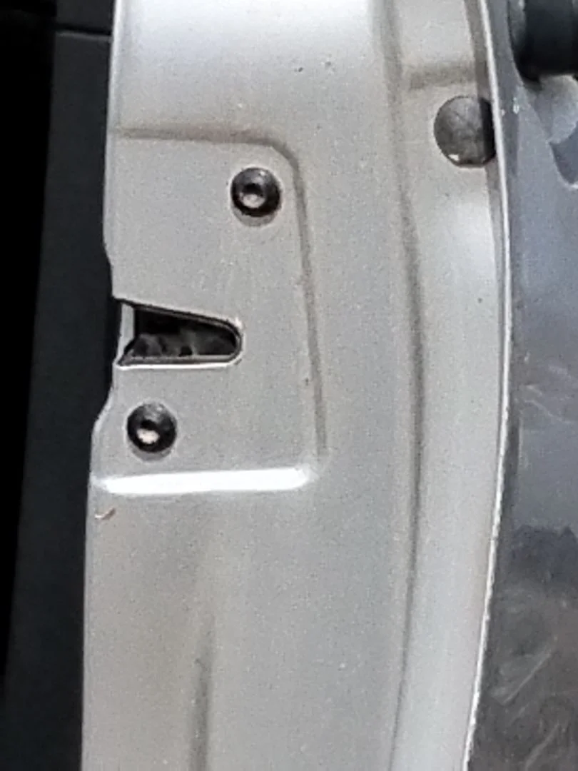 Foto de CERRADURA PUERTA DELANTERA IZQUIERDA SEAT IBIZA (6L1) 1.9 SDI (64 CV / 47 KW) referencia 7E1837015A