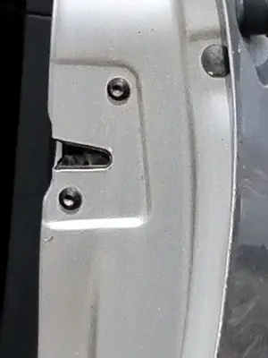 Foto de CERRADURA PUERTA DELANTERA IZQUIERDA SEAT IBIZA (6L1) 1.9 SDI (64 CV / 47 KW) referencia 7E1837015A