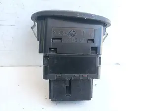 Foto de MANDO ELEVALUNAS TRASERO DERECHO PEUGEOT 406 BERLINA (S1/S2) referencia 25943 foto 3