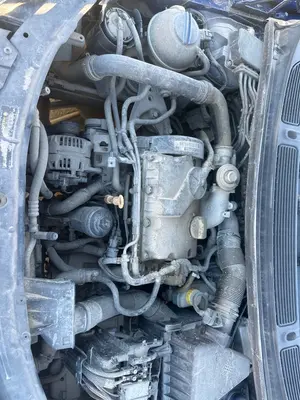 Foto de MOTOR COMPLETO SKODA FABIA COMBI (5J5) 1.4 TDI (80 CV / 59 KW)