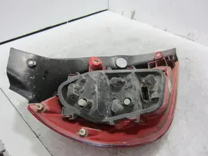 Foto de PILOTO TRASERO DERECHO RENAULT CLIO III 1.5 dCi Diesel (68 CV / 50 KW) referencia 89035060 foto 5