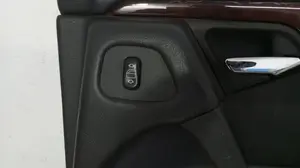 Foto de MANDO ELEVALUNAS TRASERO DERECHO MERCEDES-BENZ CLASE E (BM 210) BERLINA 3.0 Turbodiesel CAT (177 CV / 130 KW) referencia 534240