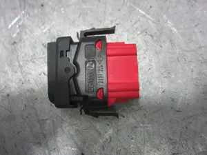 Foto de INTERRUPTOR RENAULT CLIO II FASE II (B/CB0) 1.5 dCi Diesel (82 CV / 60 KW) referencia 060035 foto 2