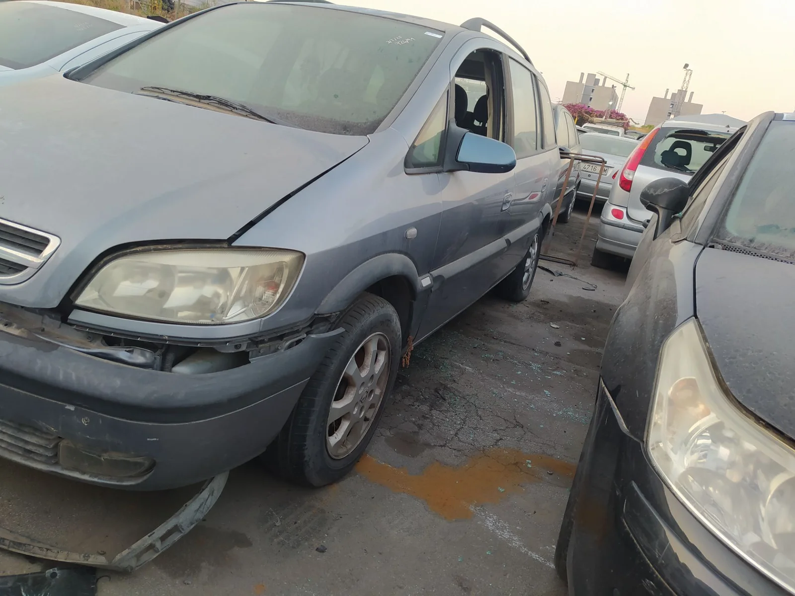Foto de REFUERZO PARAGOLPES DELANTERO OPEL ZAFIRA A 2.0 DTI (101 CV / 74 KW)