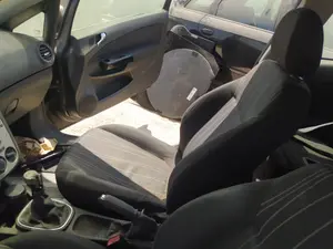 Foto de AIRBAG LATERAL DERECHO OPEL CORSA D 1.2 16V CAT (Z 12 XEP / LB4) (80 CV / 59 KW) referencia 13213585