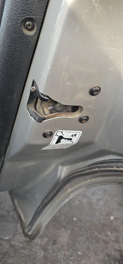 Foto de CERRADURA PUERTA TRASERA DERECHA FORD MONDEO BERLINA (GE) 2.0 16V DI TD CAT (116 CV / 85 KW) referencia 4057989