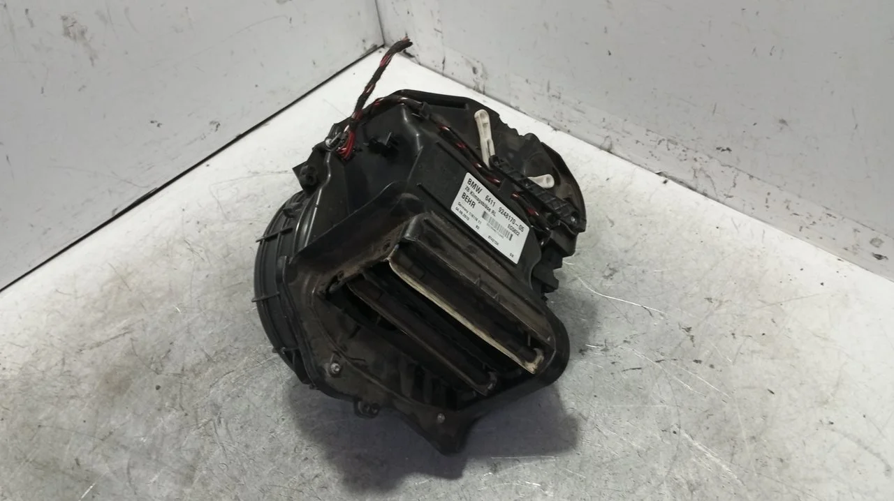 Foto de MOTOR CALEFACCION BMW SERIE 5 TOURING (F11) 2.0 Turbodiesel (184 CV / 135 KW) referencia 6411924817005