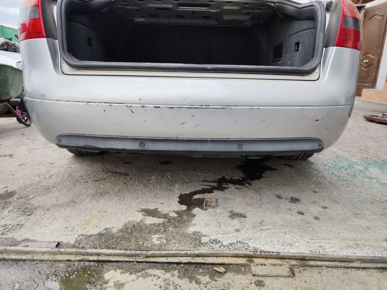 Foto de PARAGOLPES TRASERO AUDI A6 BERLINA (4B2) 2.5 V6 24V TDI (150 CV / 110 KW)