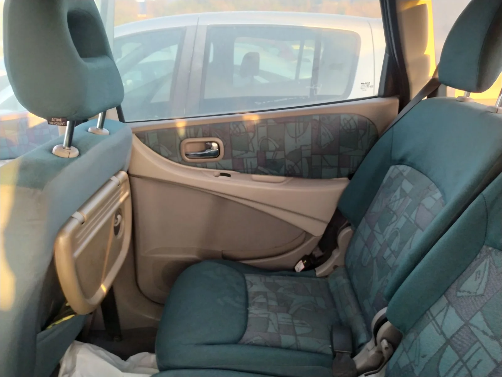 Foto de GUARNECIDO PUERTA TRASERA DERECHA NISSAN ALMERA TINO (V10M) 2.2 dCi Diesel CAT (112 CV / 82 KW) referencia 82900BU700