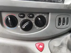 Foto de MANDO CALEFACCION / AIRE ACONDICIONADO OPEL VIVARO FURGÓN/COMBI 2.0 16V CDTI (114 CV / 84 KW)