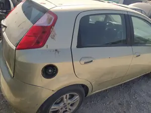 Foto de LUNA TRASERA DERECHA FIAT GRANDE PUNTO (199) 1.3 16V JTD CAT (75 CV / 55 KW) referencia 0051869145