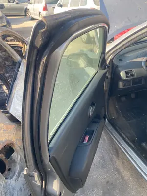 Foto de GOMAS CONTORNO PUERTA NISSAN MICRA (K12E) 1.2 CAT (65 CV / 48 KW)