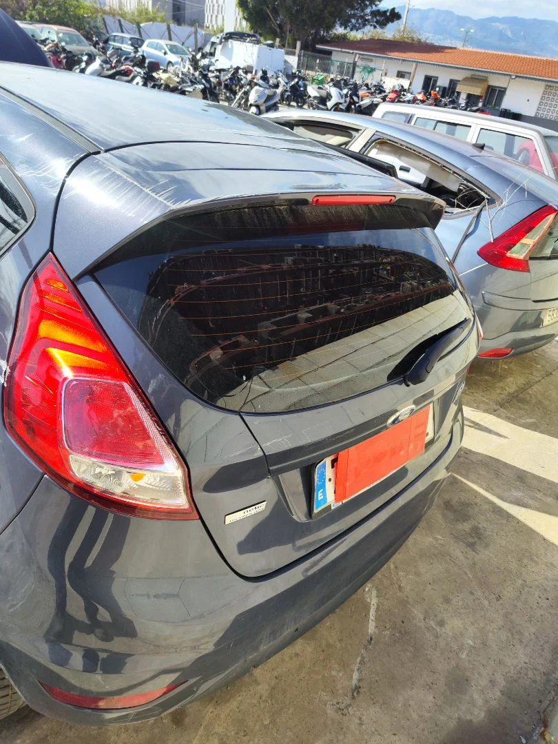 Foto de PORTON TRASERO FORD FIESTA (CNN) 1.5 TDCi CAT (75 CV / 55 KW) referencia 1763986