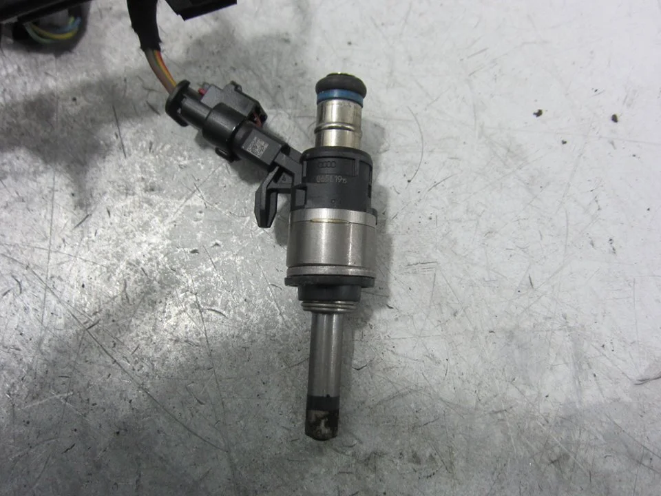Foto de INYECTOR PORSCHE MACAN (95BA) referencia 06L906A06