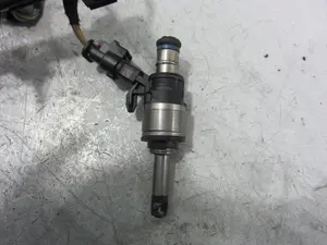 Foto de INYECTOR PORSCHE MACAN (95BA) referencia 06L906A06 foto 1