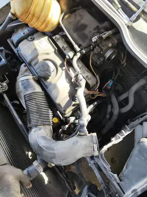 Foto de MOTOR COMPLETO PEUGEOT 206 1.4 (75 CV / 55 KW) referencia KFX foto 2