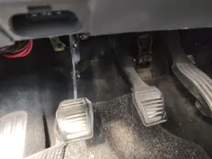 Foto de PEDAL EMBRAGUE FORD MONDEO BERLINA (GD) 1.8 Turbodiesel CAT (90 CV / 66 KW)