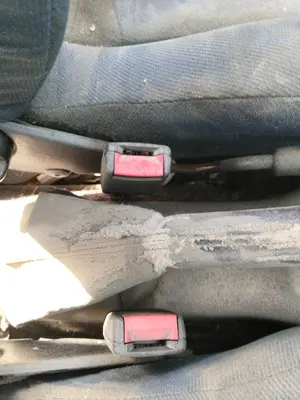 Foto de ENGANCHE CINTURON DELANTERO DERECHO SEAT IBIZA (6K1) 1.4  (60 CV / 44 KW)