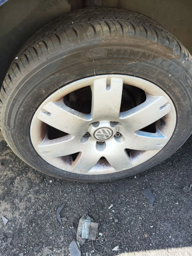 Foto de LLANTA VOLKSWAGEN PASSAT BERLINA (3B3) 1.9 TDI (131 CV / 96 KW) referencia 3B0601027D FKZ