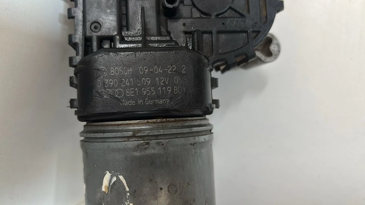 Foto de MOTOR LIMPIA DELANTERO AUDI A4 BERLINA (8E) referencia 0390241509