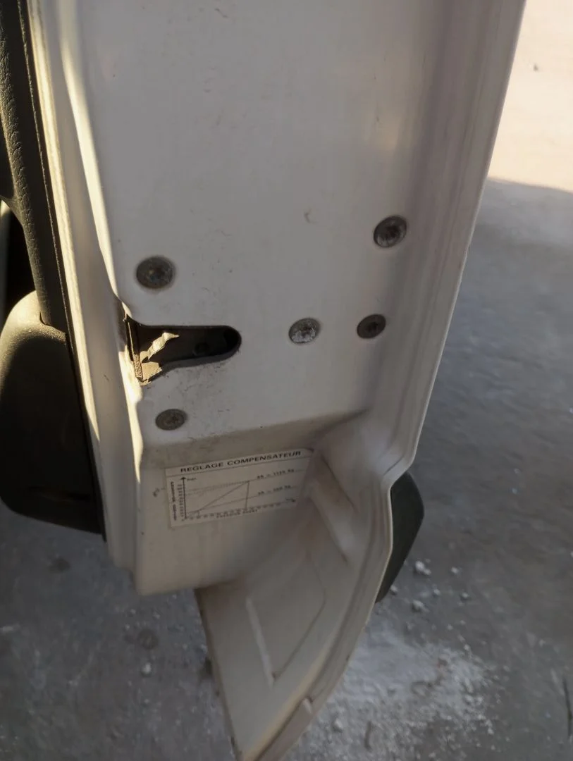 Foto de CERRADURA PUERTA DELANTERA DERECHA FIAT I SCUDO (222) 1.9 Diesel (69 CV / 51 KW) referencia 9622378480