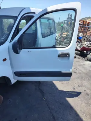Foto de PUERTA DELANTERA IZQUIERDA RENAULT KANGOO I (F/KC0) 1.9 dCi Diesel CAT (84 CV / 62 KW) referencia 7751471745 foto 1