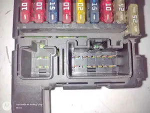 Foto de CAJA RELES / FUSIBLES VOLVO S60 BERLINA 2.4 CAT (140 CV / 103 KW) referencia 518322326 foto 4
