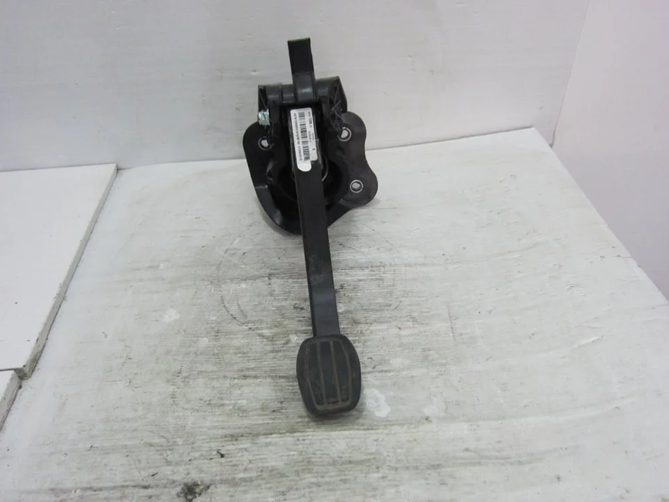 Foto de PEDAL EMBRAGUE CITROEN C5 AIRCROSS 1.2 12V e-THP / PureTech (131 CV / 96 KW) referencia 9676728880
