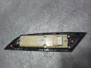 Foto de MANDO ELEVALUNAS DELANTERO IZQUIERDO LEXUS RX (GGL1/GYL1) 3.5 V6 24V CAT (249 CV / 183 KW) referencia 7423248100 foto 5